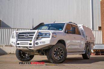 TOYOTA HILUX 4WD GD05 MATTE BLACK MILLED ACCENTS
